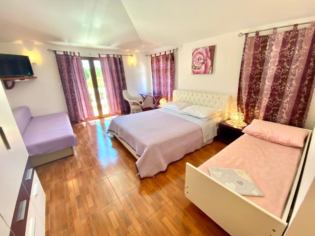Apartmani Mavrinac เนเรซีน ห้อง รูปภาพ