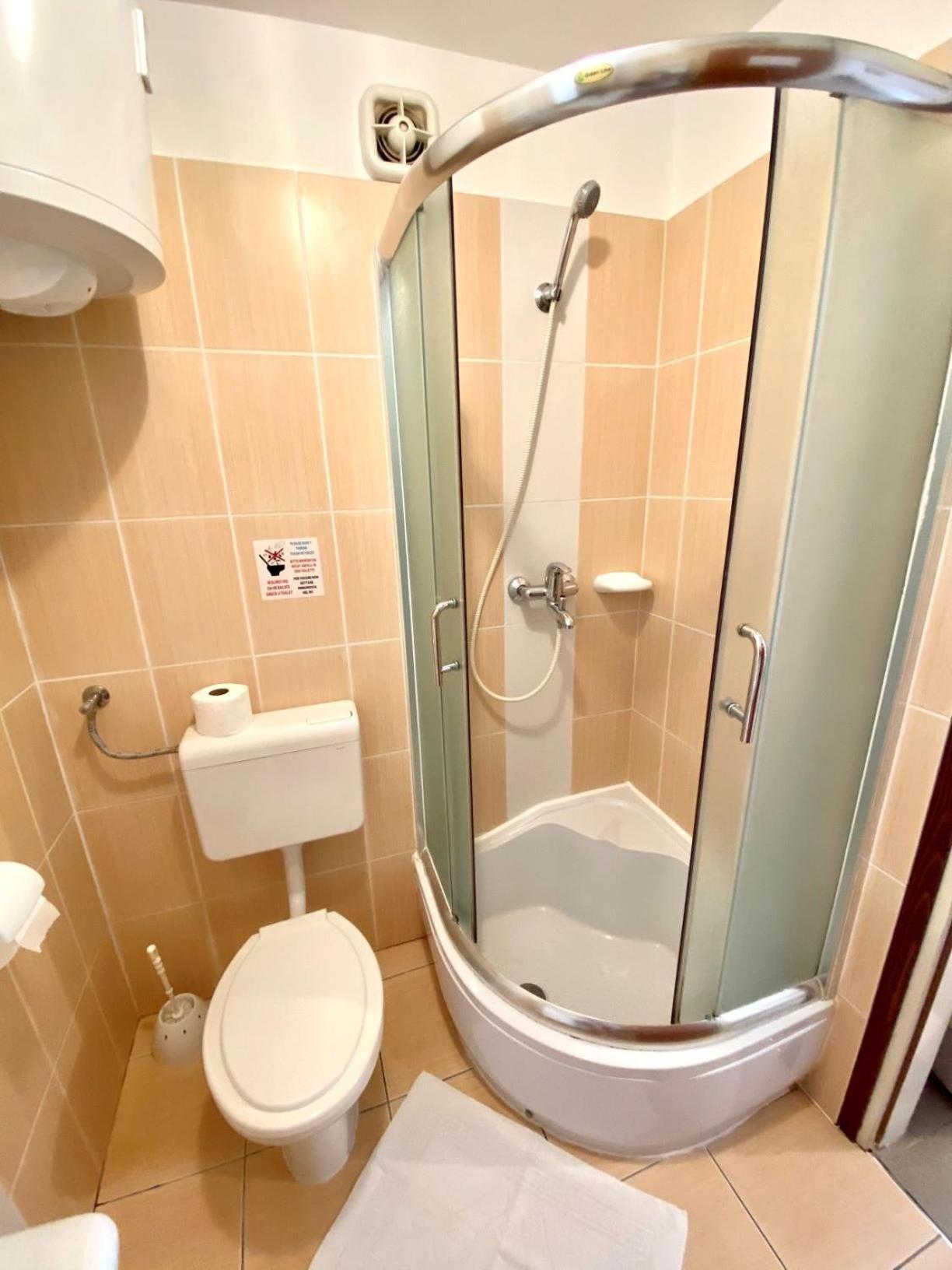 Apartmani Mavrinac เนเรซีน ห้อง รูปภาพ